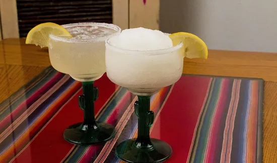 Classic-Cocktails-Every-Bartender-Should-Master
