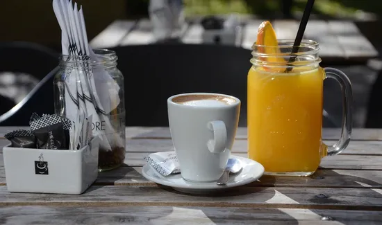 The Health Benefits of Coffee Over Tea
